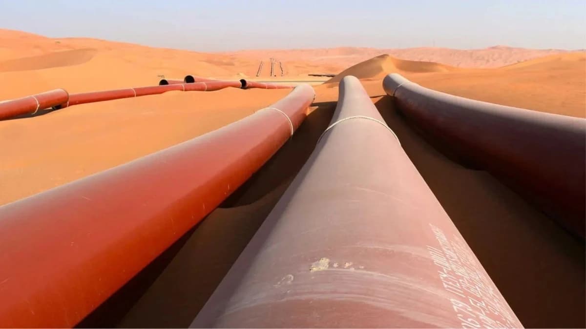 السعودية تعزز مرونة صادرات النفط بتشغيل خط "شرق - غرب"