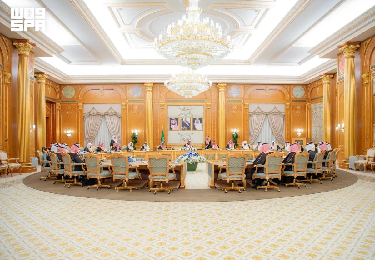 مجلس الوزراء السعودي يشدد على حماية حرية الملاحة في هرمز وباب المندب