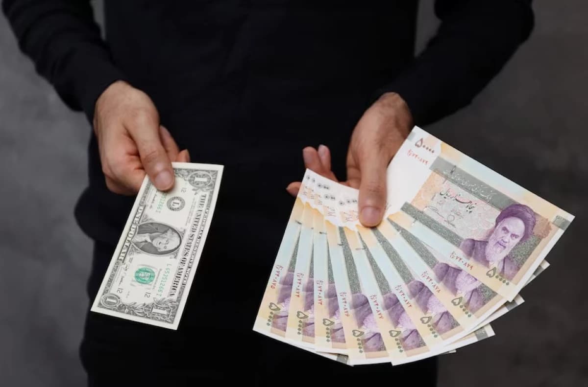 الريال الإيراني عند قاع تاريخي مع استمرار "الخنق" الأمريكي