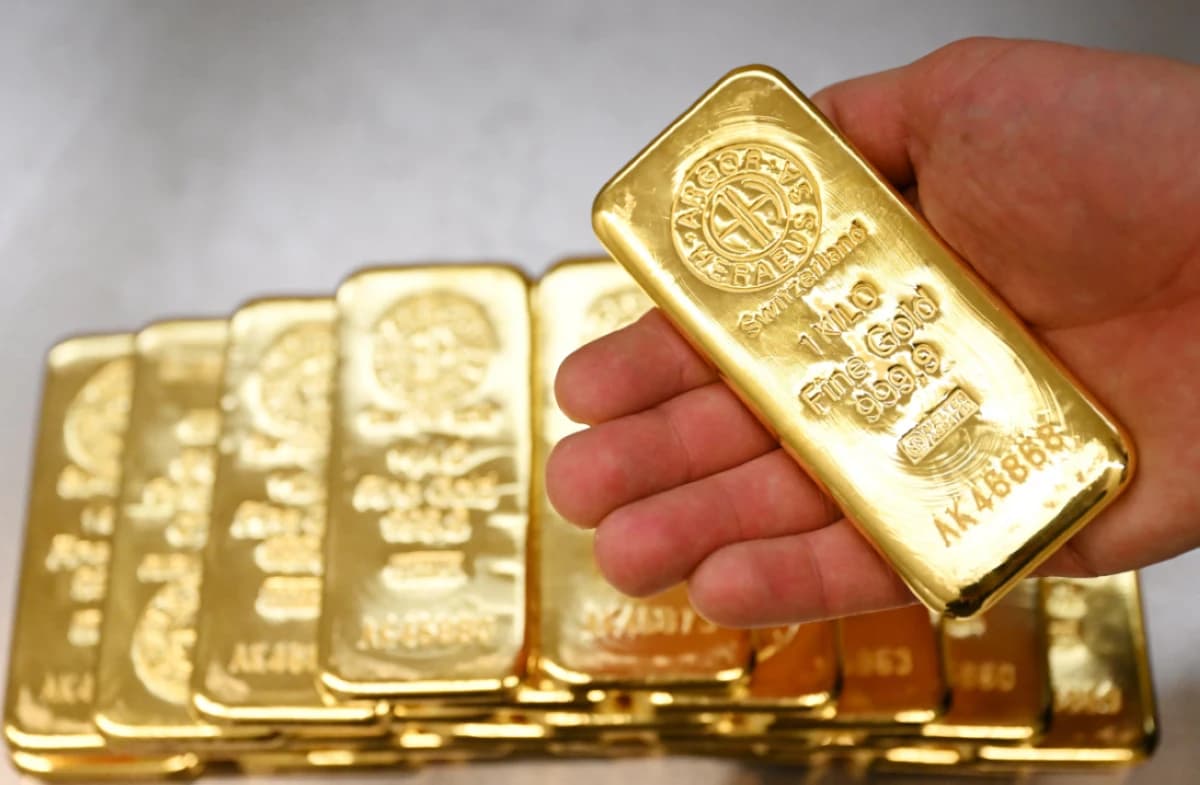 الذهب يحافظ على مكاسبه مع تراجع رهانات رفع الفائدة الأمريكية