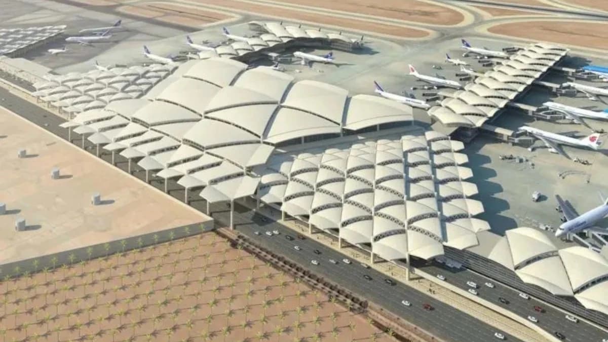 استشهاد 3 سعوديين خلال اعتداءين على مطار الملك خالد في الرياض