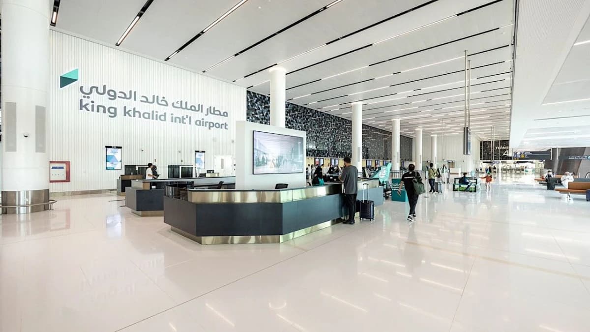 الطيران المدني السعودي يعلن عن اعتداء يستهدف مطار الرياض