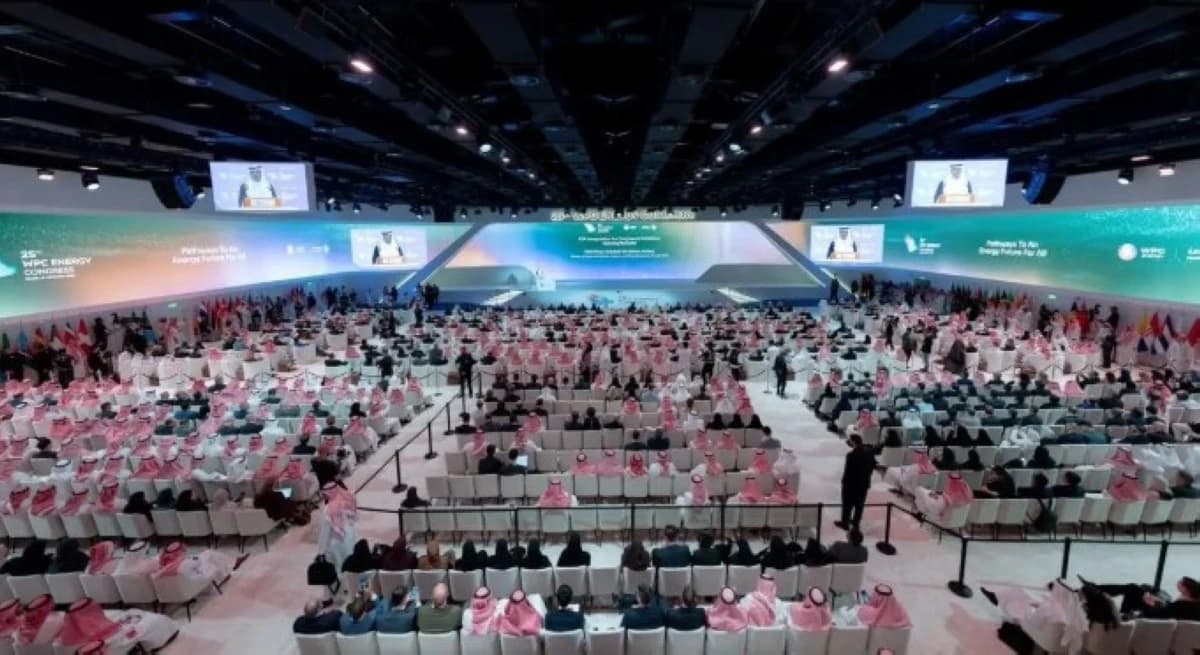 الرياض تعزز موقعها في مشهد الطاقة العالمي وبناء الشراكات
