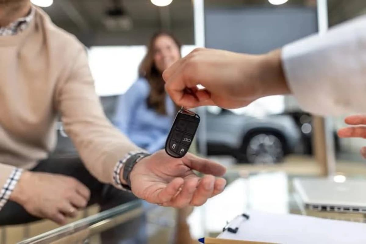 مشترو السيارات الأمريكيون يواجهون سوقا صعبة .. أقساط قياسية