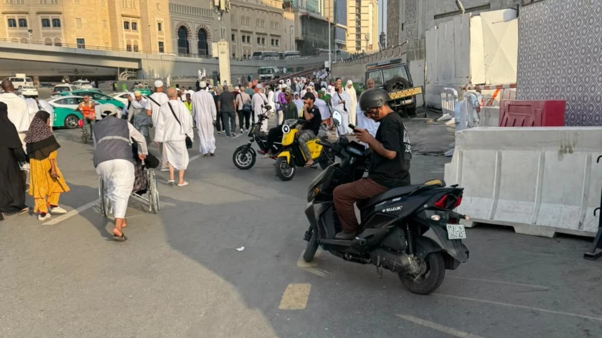 5 ريالات تنقل المعتمرين إلى الحرم عبر الدراجات النارية