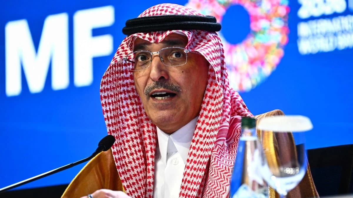 الجدعان: استثمارات السعودية حدّت من تداعيات صدمة الطاقة العالمية