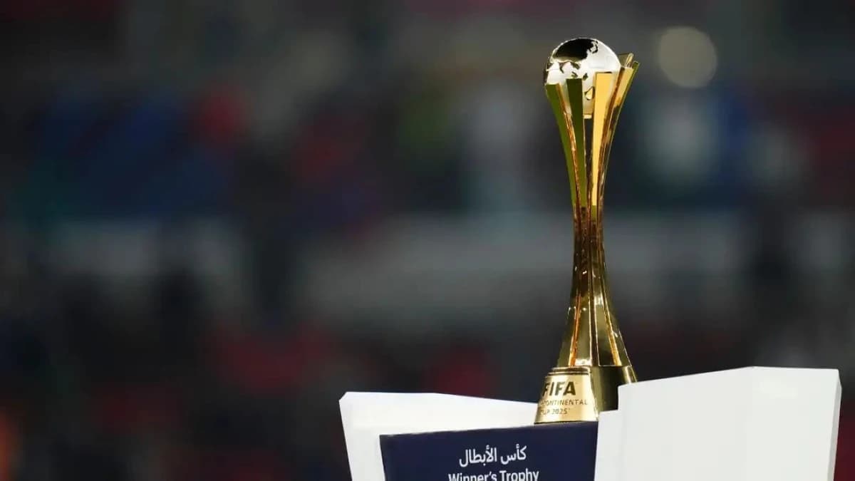 "فيفا" يجري تعديلات في "إنتركونتيننتال" ويحظر التدريبات بالكرة