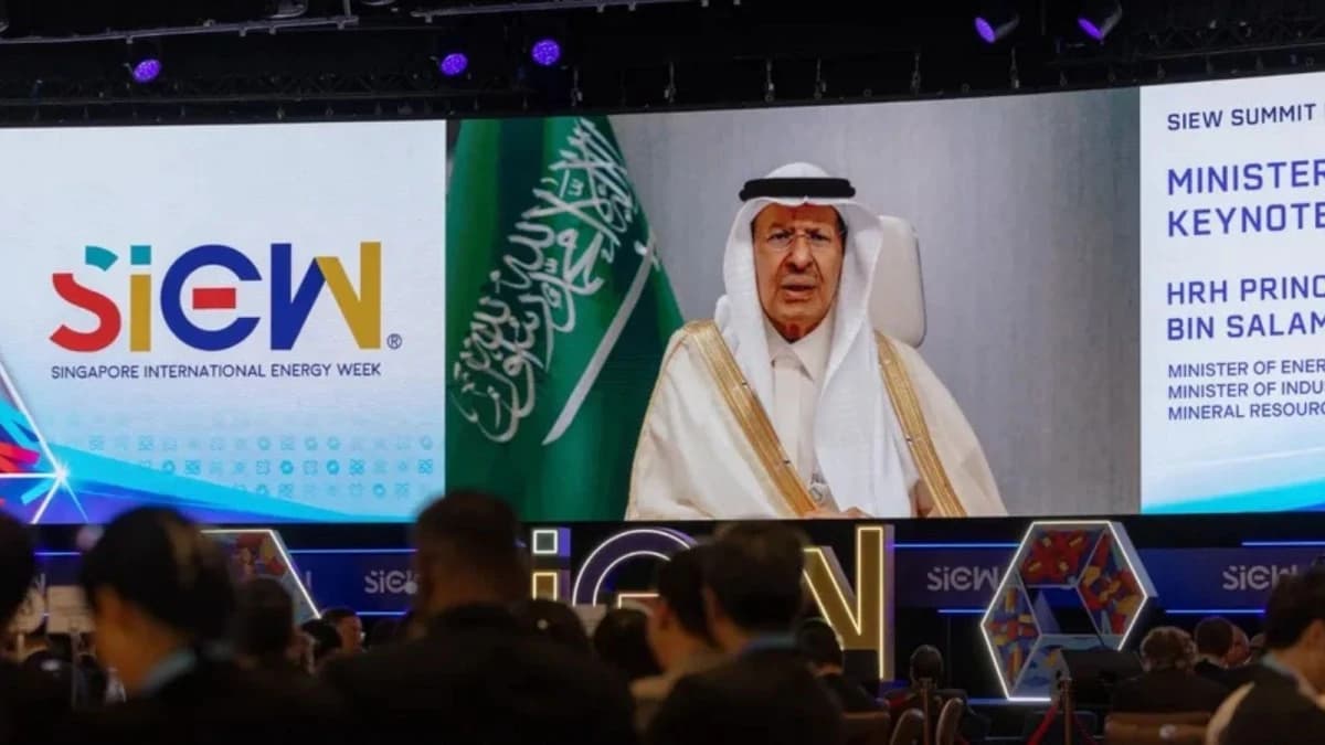 السعودية وسنغافورة ترتبان لتخزين النفط الخام في جورونغ بدءا من 2027