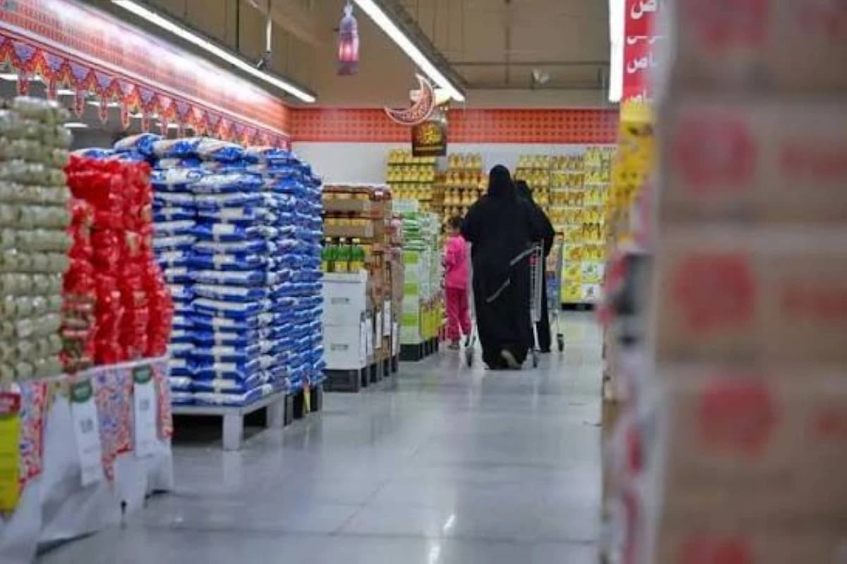 بحزمة حماية اجتماعية .. كيف حصنت السعودية المواطنين من التضخم وزيادة الأسعار؟