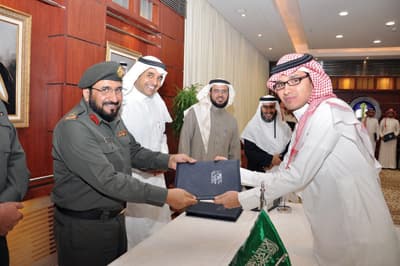 جامعة الأمير سلطان تسلم عددا من منسوبي الدفاع الجوي شهادات Cisco العالمية