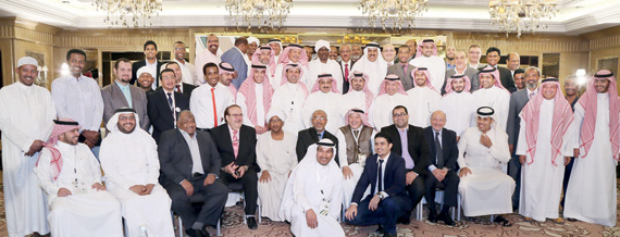 «الطيار للسفر القابضة» تكرم التيجاني والبدوي على عطائهما المتميز طوال سنوات عملهما بالمجموعة