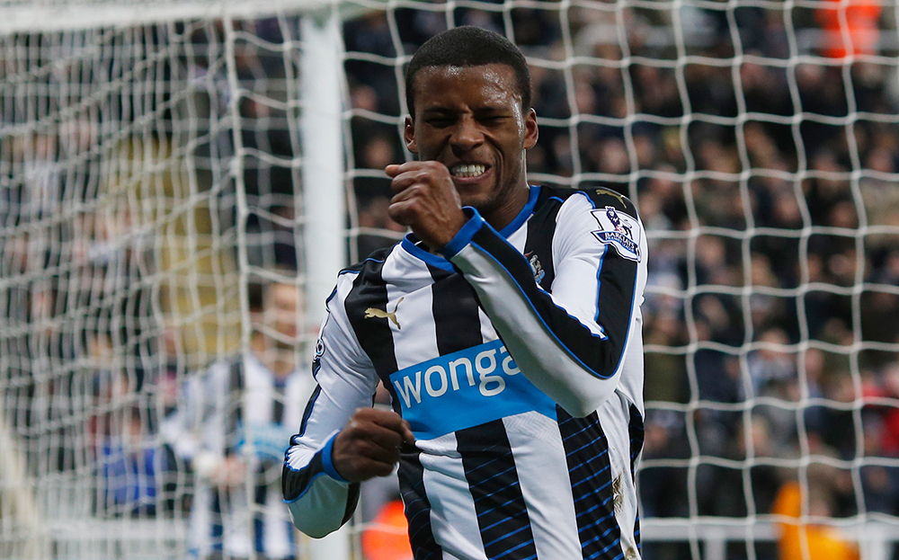 نيوكاسل يفاجىء ليفربول ويلحق به هزيمته الثانية بقيادة كلوب