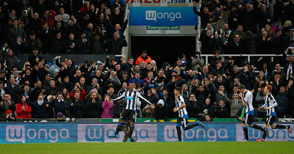 نيوكاسل يفاجىء ليفربول ويلحق به هزيمته الثانية بقيادة كلوب