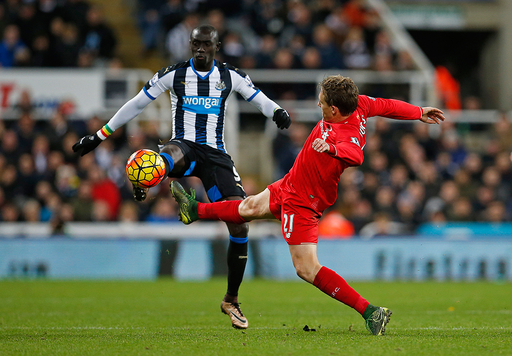 نيوكاسل يفاجىء ليفربول ويلحق به هزيمته الثانية بقيادة كلوب