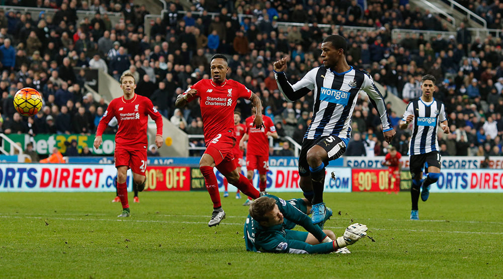 نيوكاسل يفاجىء ليفربول ويلحق به هزيمته الثانية بقيادة كلوب