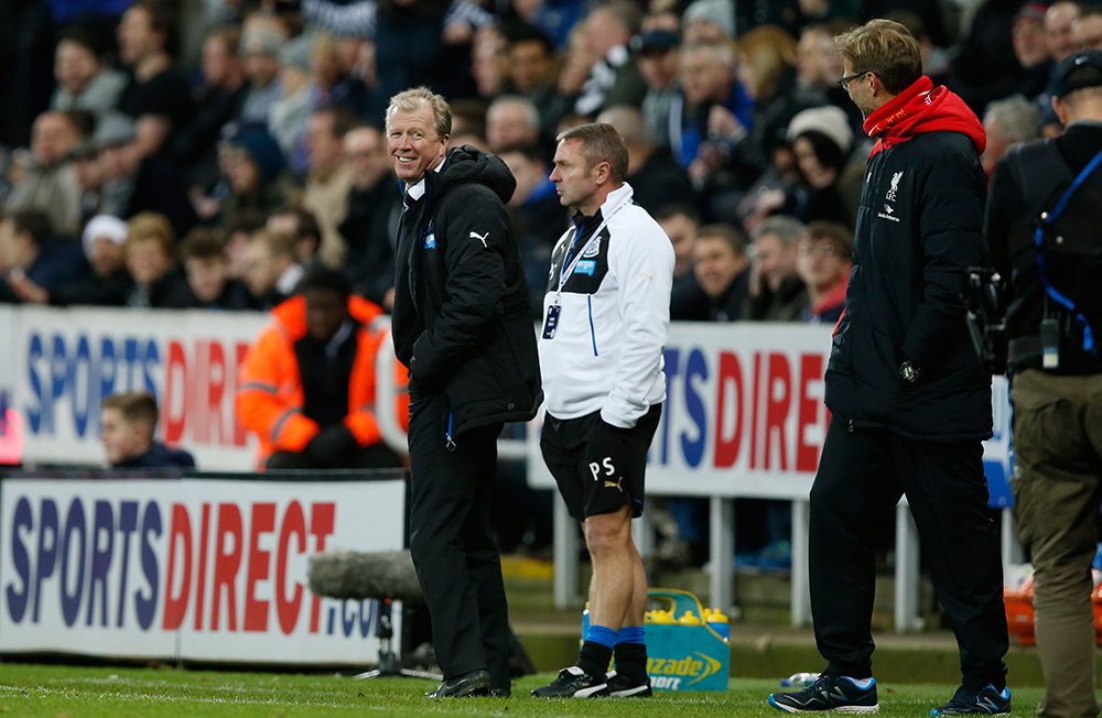 نيوكاسل يفاجىء ليفربول ويلحق به هزيمته الثانية بقيادة كلوب