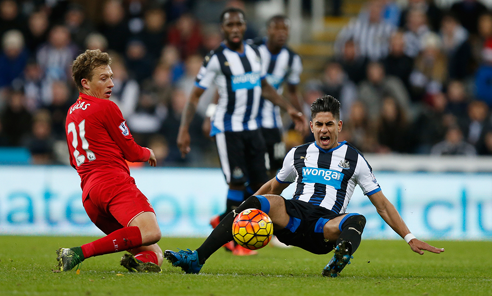 نيوكاسل يفاجىء ليفربول ويلحق به هزيمته الثانية بقيادة كلوب