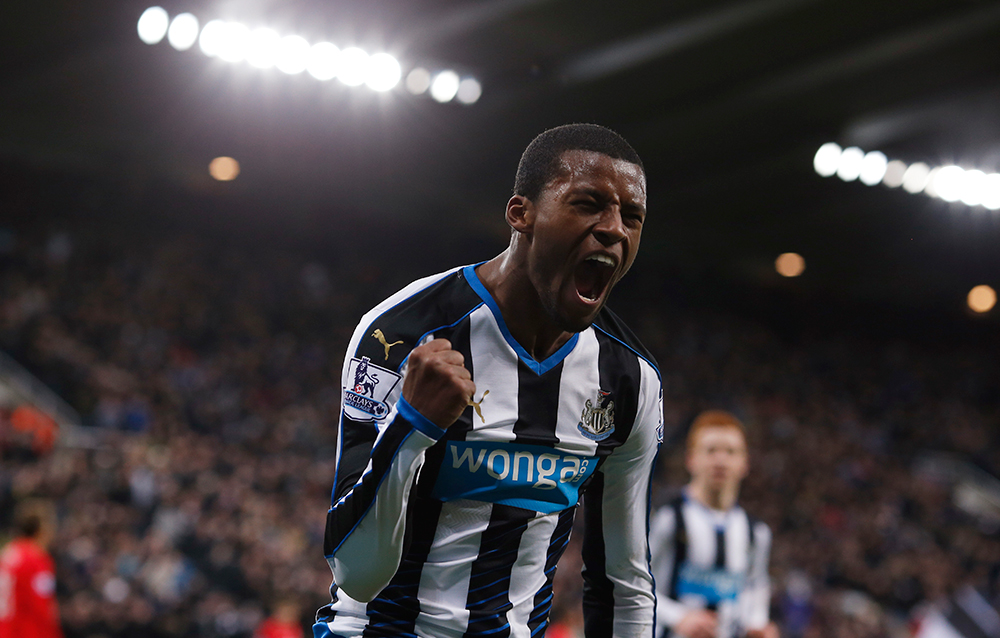 نيوكاسل يفاجىء ليفربول ويلحق به هزيمته الثانية بقيادة كلوب