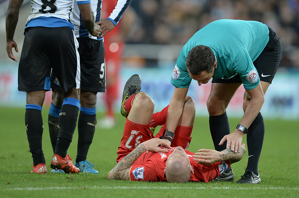 نيوكاسل يفاجىء ليفربول ويلحق به هزيمته الثانية بقيادة كلوب