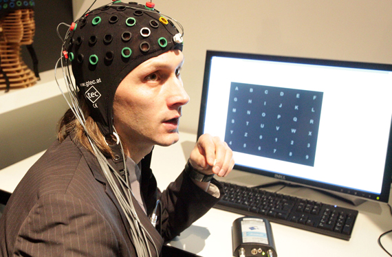 باحثون يستنطقون كمبيوتر كي يفكر مثل الإنسان