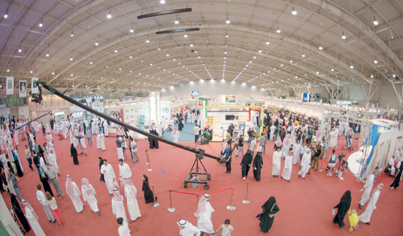 تستر وبيع تراخيص وبضائع مغشوشة في معارض ومهرجانات تسوق