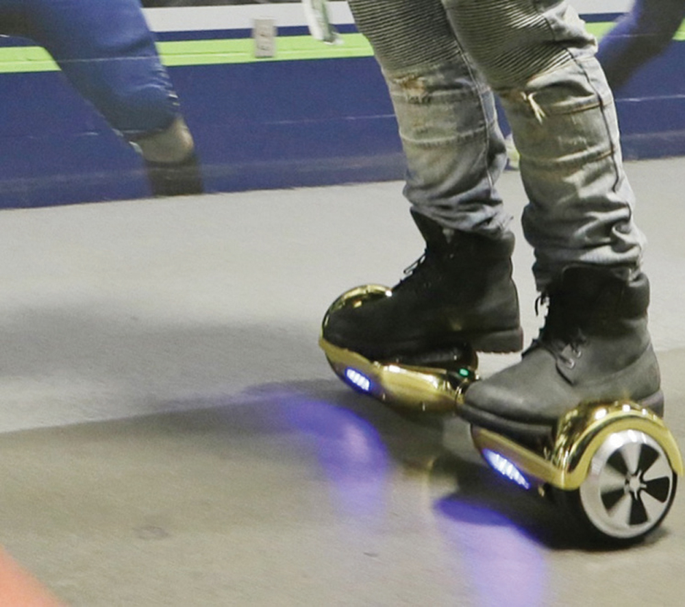 منع «السكوتر» على طائرات الخطوط السعودية.. و«الطيران المدني» يدرس المنع النهائي