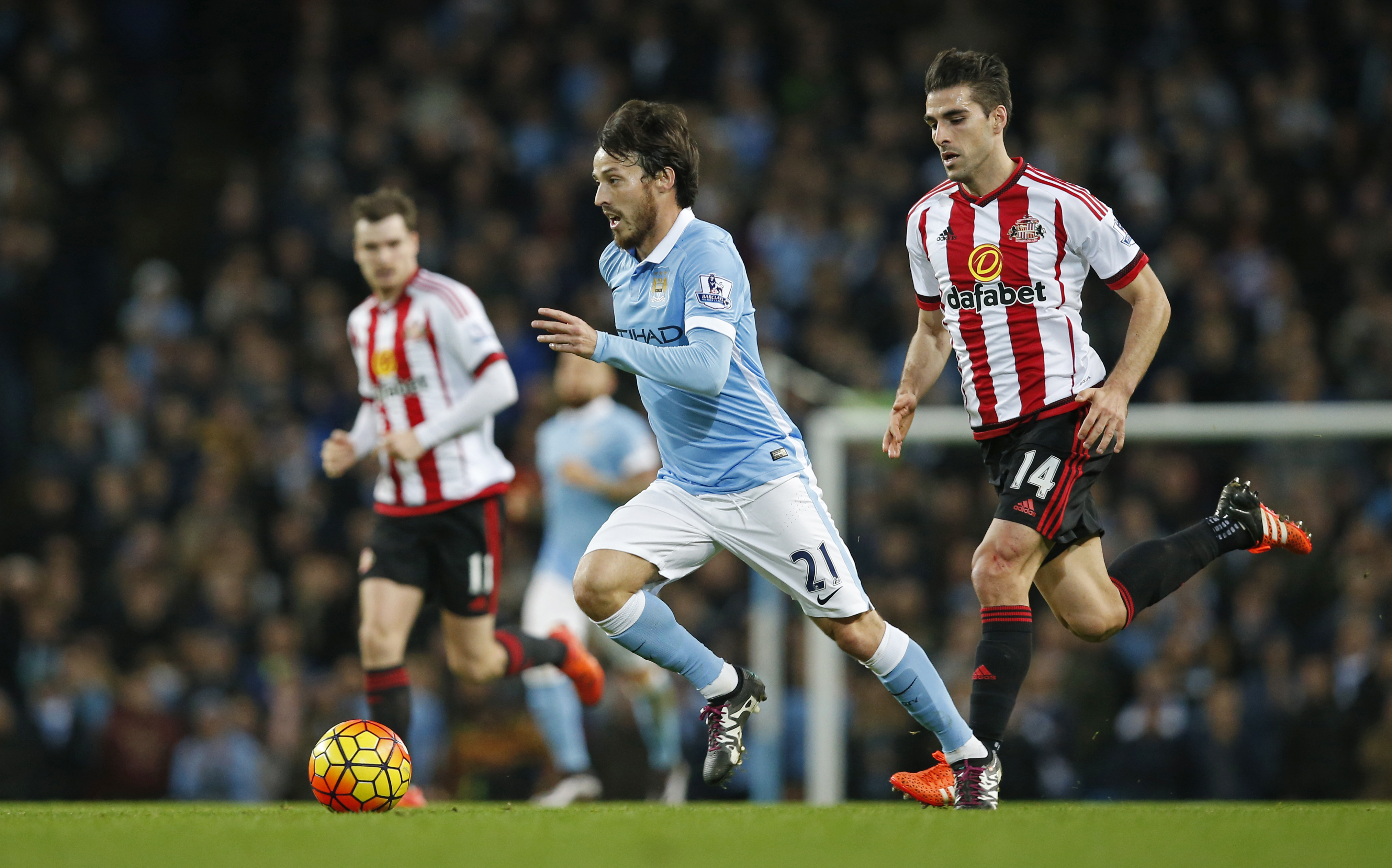 قصة مصورة: ليفربول يسقط ليستر .. ومصير فان غال في مهب الريح .. وبداية خجولة لهيدينك