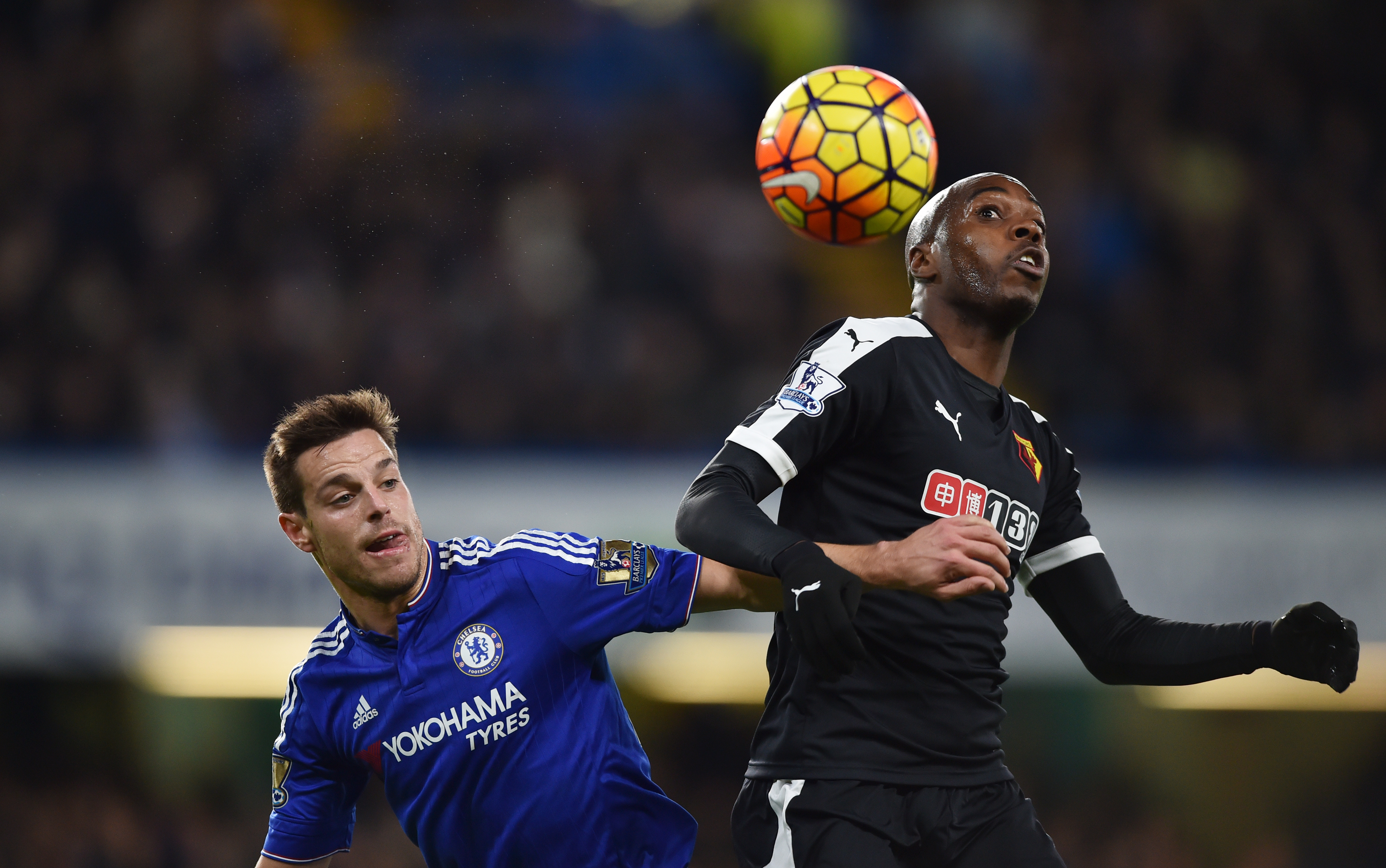 قصة مصورة: ليفربول يسقط ليستر .. ومصير فان غال في مهب الريح .. وبداية خجولة لهيدينك