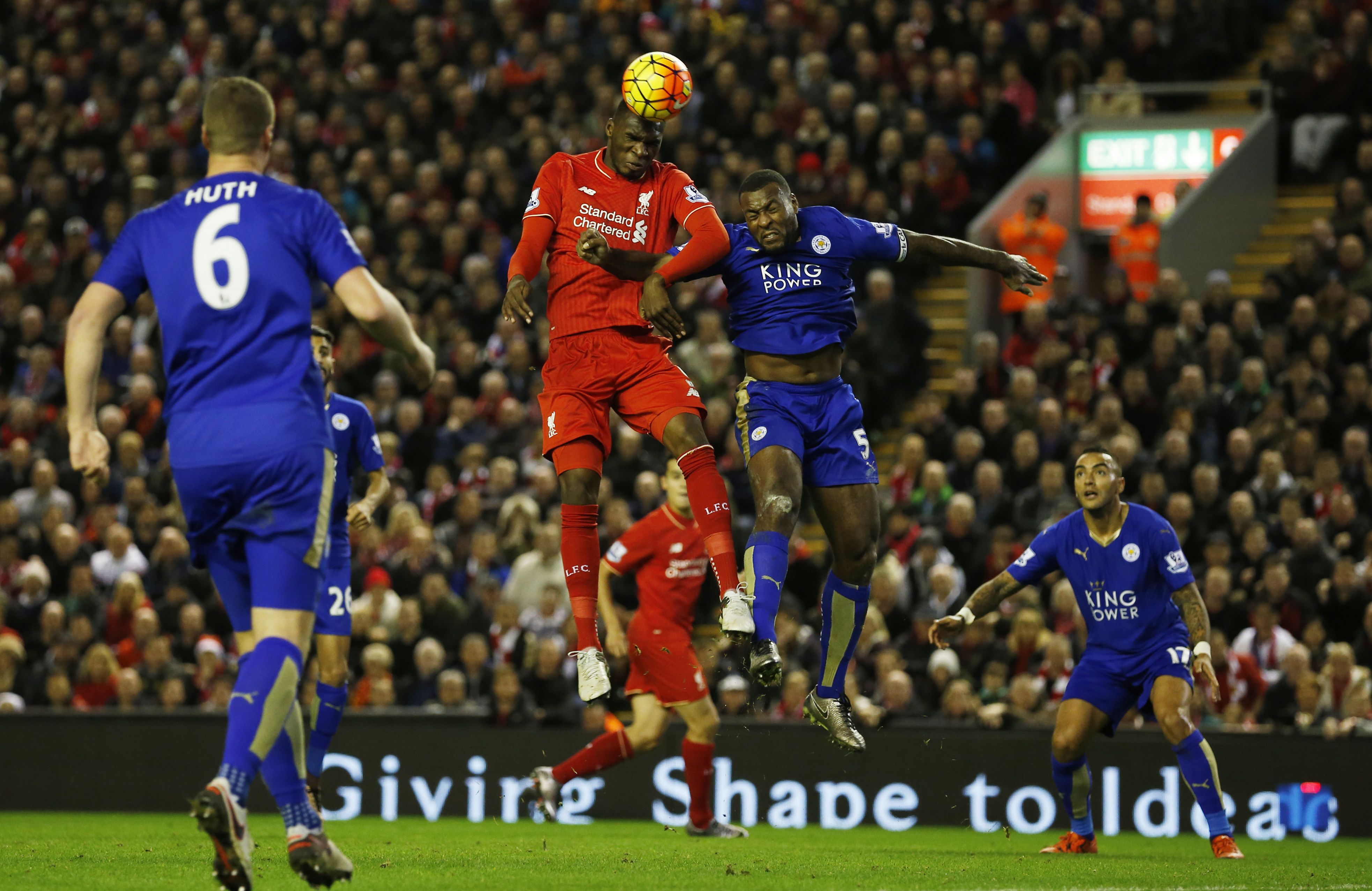 قصة مصورة: ليفربول يسقط ليستر .. ومصير فان غال في مهب الريح .. وبداية خجولة لهيدينك