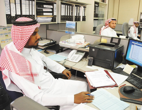 ابتعاث وتدريب 3 آلاف موظف حكومي.. 55 % لدراسة الطب