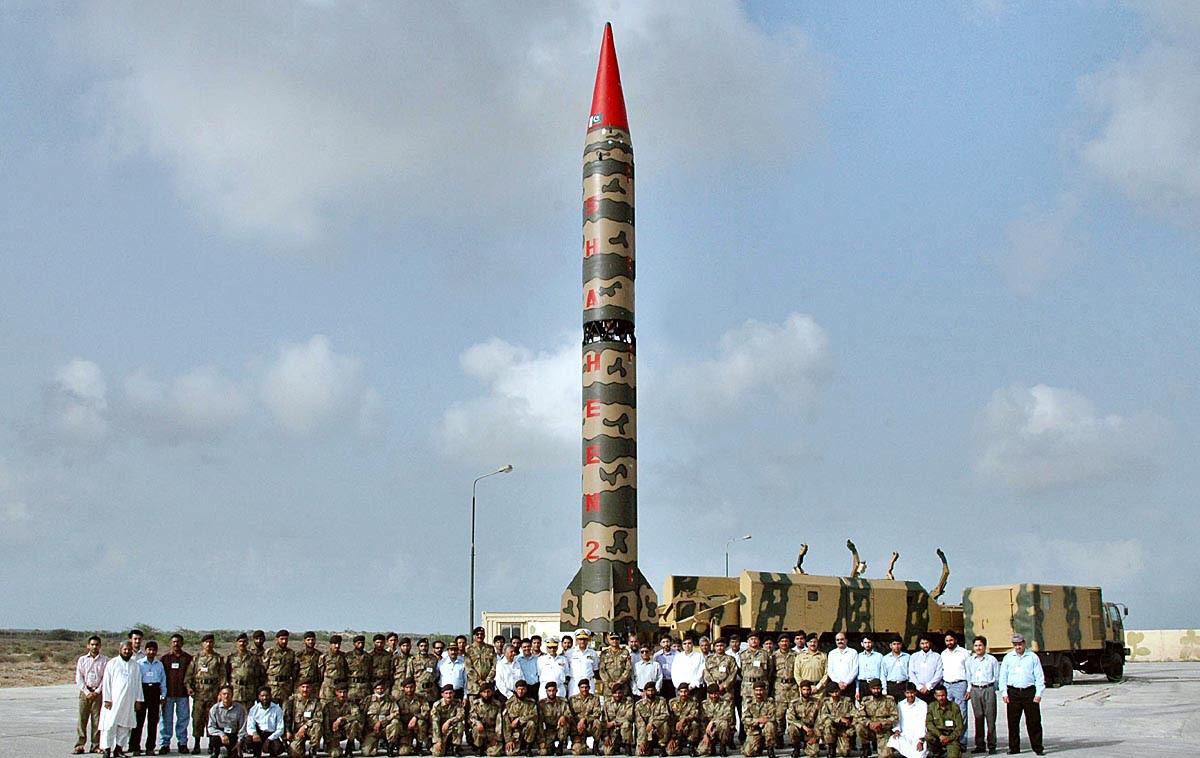باكستان تختبر "رعد" القادرة على حمل رؤوس نووية وأصاب الصاروخ هدفه بدقة عالية