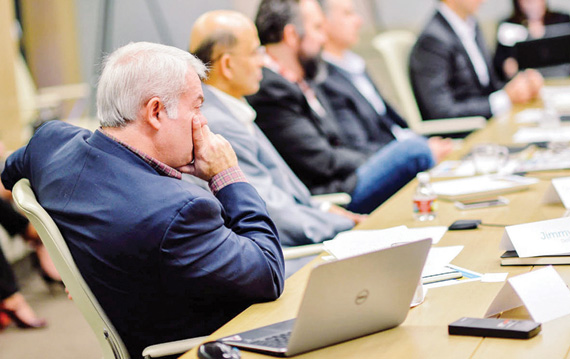 التكنولوجيا تهيئ «الروبوتات» للمضاربة في أسواق الأسهم