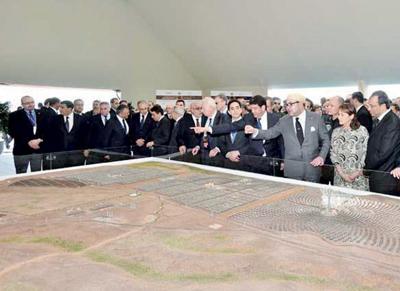 ملك المغرب يفتتح محطة نور 1 لإنتاج الطاقة الشمسية .. أكبر محطة من نوعها عالميا