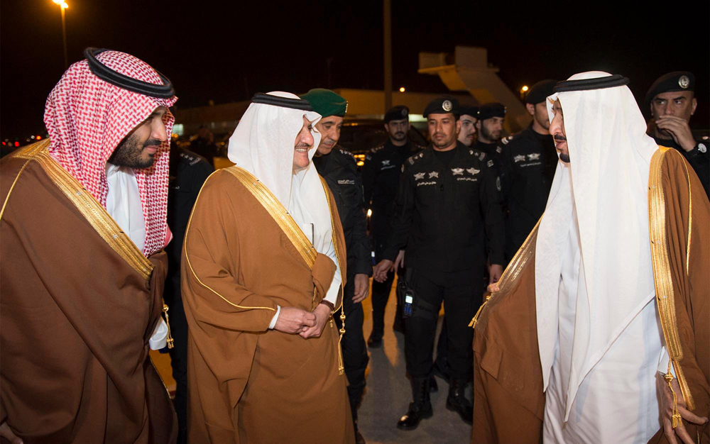 خادم الحرمين الشريفين يصل إلى الرياض