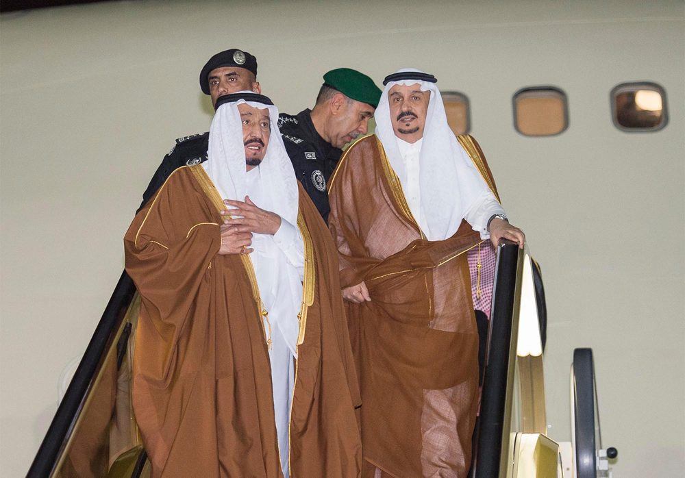 خادم الحرمين الشريفين يصل إلى الرياض