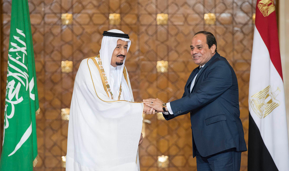 الملك يعلن تشييد جسر بين السعودية ومصر عبر البحر الأحمر .. والسيسي: سنطلق عليه "جسر الملك سلمان"