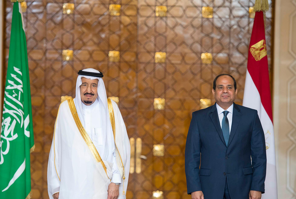 الملك يعلن تشييد جسر بين السعودية ومصر عبر البحر الأحمر .. والسيسي: سنطلق عليه "جسر الملك سلمان"