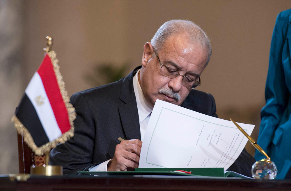 الملك يعلن تشييد جسر بين السعودية ومصر عبر البحر الأحمر .. والسيسي: سنطلق عليه "جسر الملك سلمان"