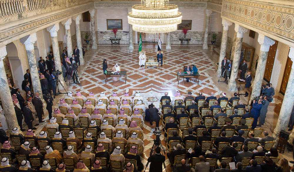 الملك يعلن تشييد جسر بين السعودية ومصر عبر البحر الأحمر .. والسيسي: سنطلق عليه "جسر الملك سلمان"