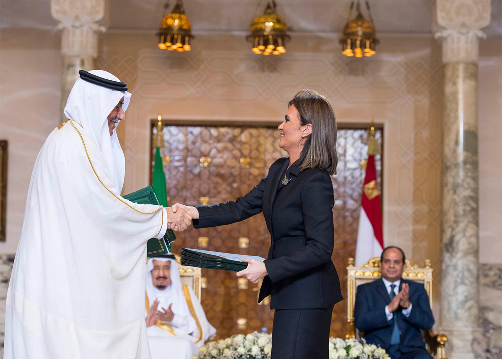 الملك يعلن تشييد جسر بين السعودية ومصر عبر البحر الأحمر .. والسيسي: سنطلق عليه "جسر الملك سلمان"