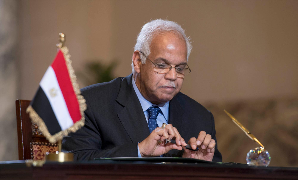 الملك يعلن تشييد جسر بين السعودية ومصر عبر البحر الأحمر .. والسيسي: سنطلق عليه "جسر الملك سلمان"