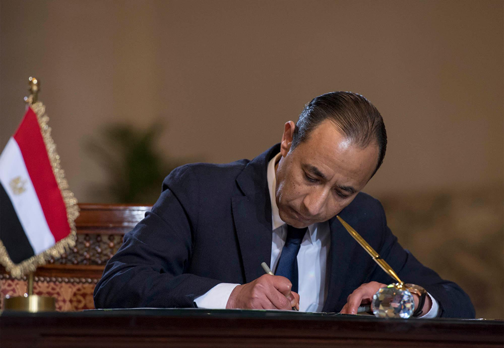 الملك يعلن تشييد جسر بين السعودية ومصر عبر البحر الأحمر .. والسيسي: سنطلق عليه "جسر الملك سلمان"