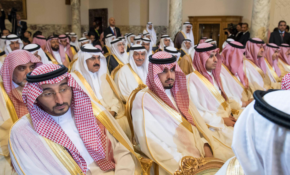 الملك يعلن تشييد جسر بين السعودية ومصر عبر البحر الأحمر .. والسيسي: سنطلق عليه "جسر الملك سلمان"