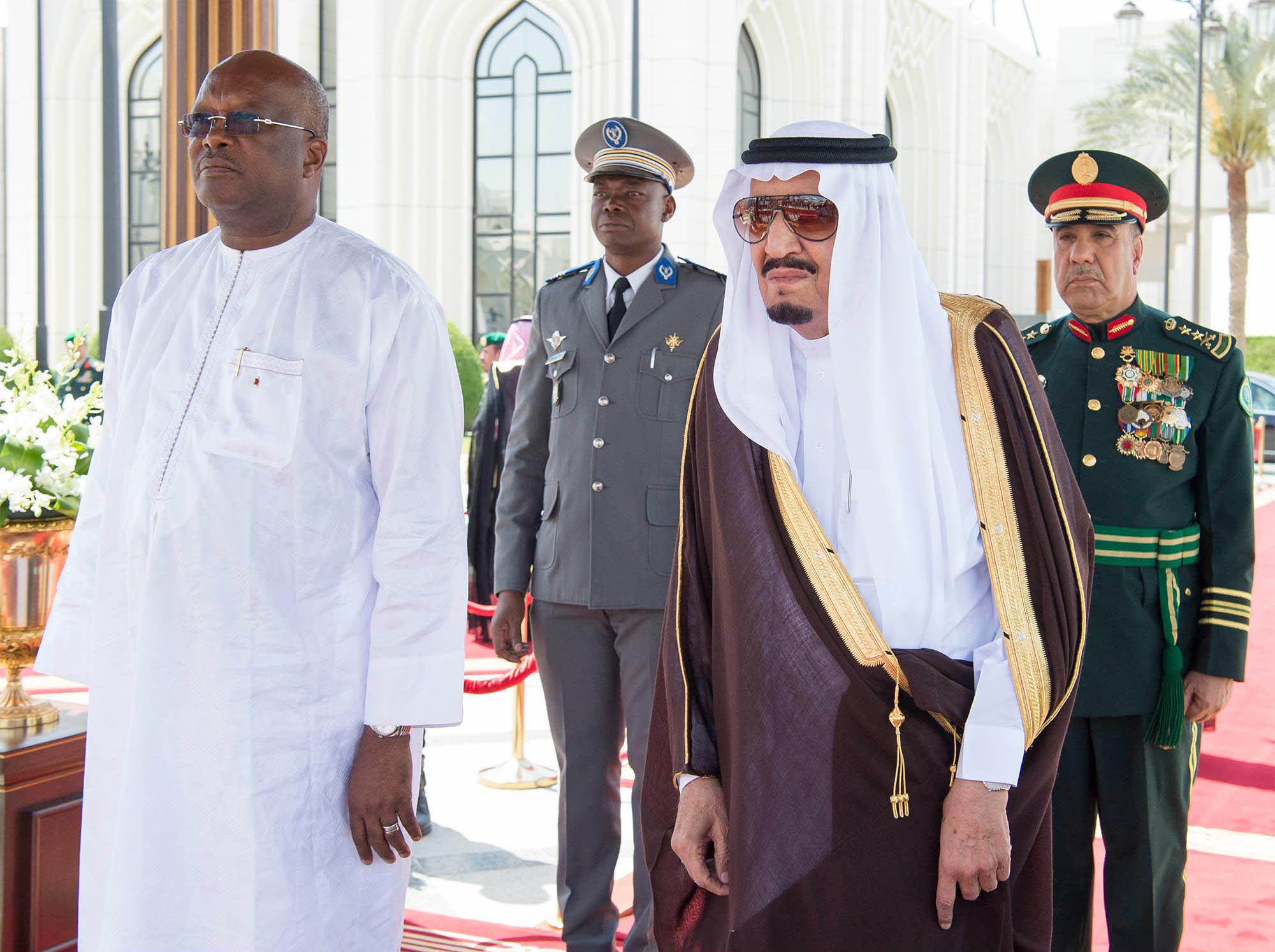 خادم الحرمين ورئيس بوركينا فاسو يشهدان توقيع اتفاقية تعاون في مجال مكافحة الجريمة