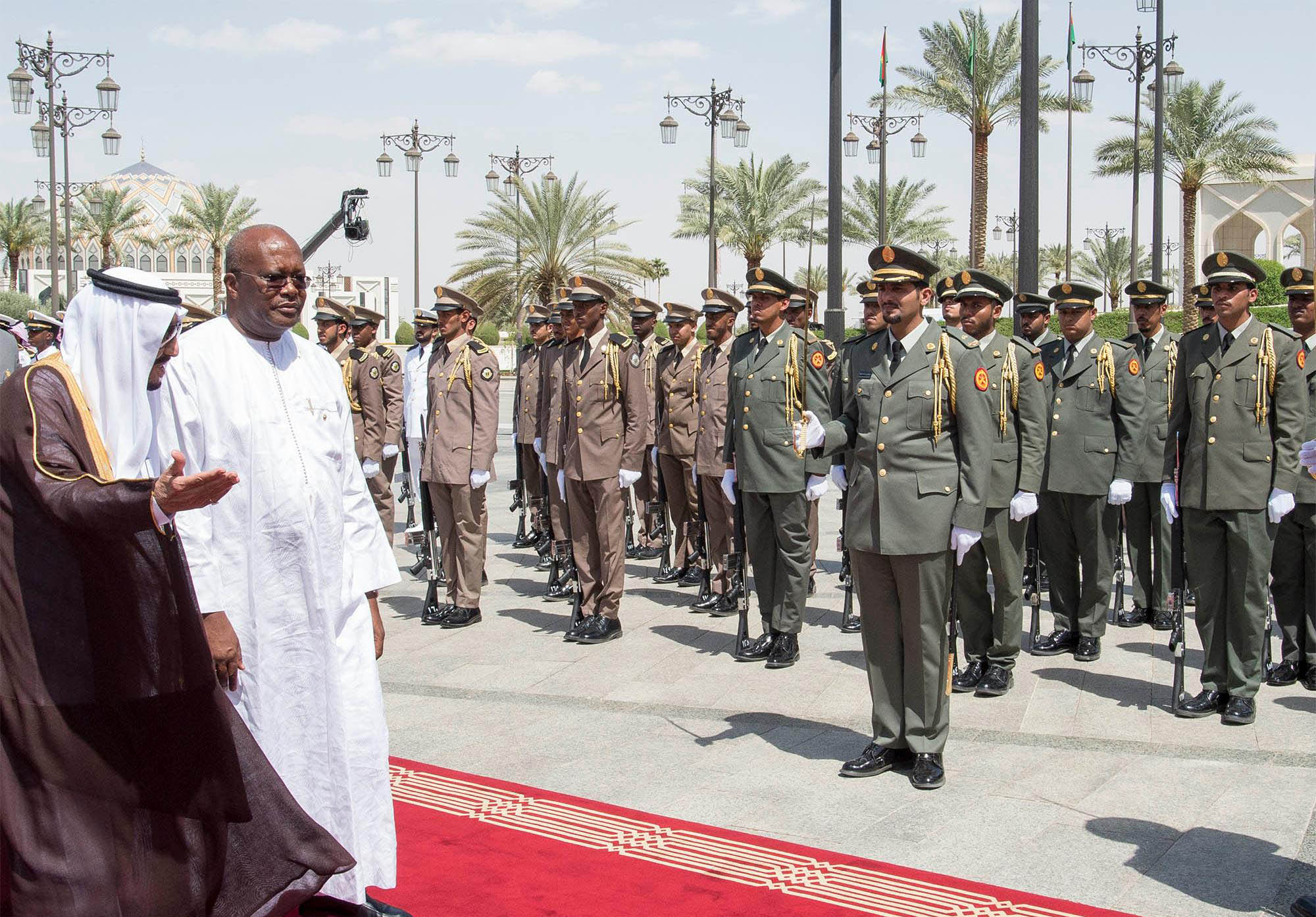 خادم الحرمين ورئيس بوركينا فاسو يشهدان توقيع اتفاقية تعاون في مجال مكافحة الجريمة