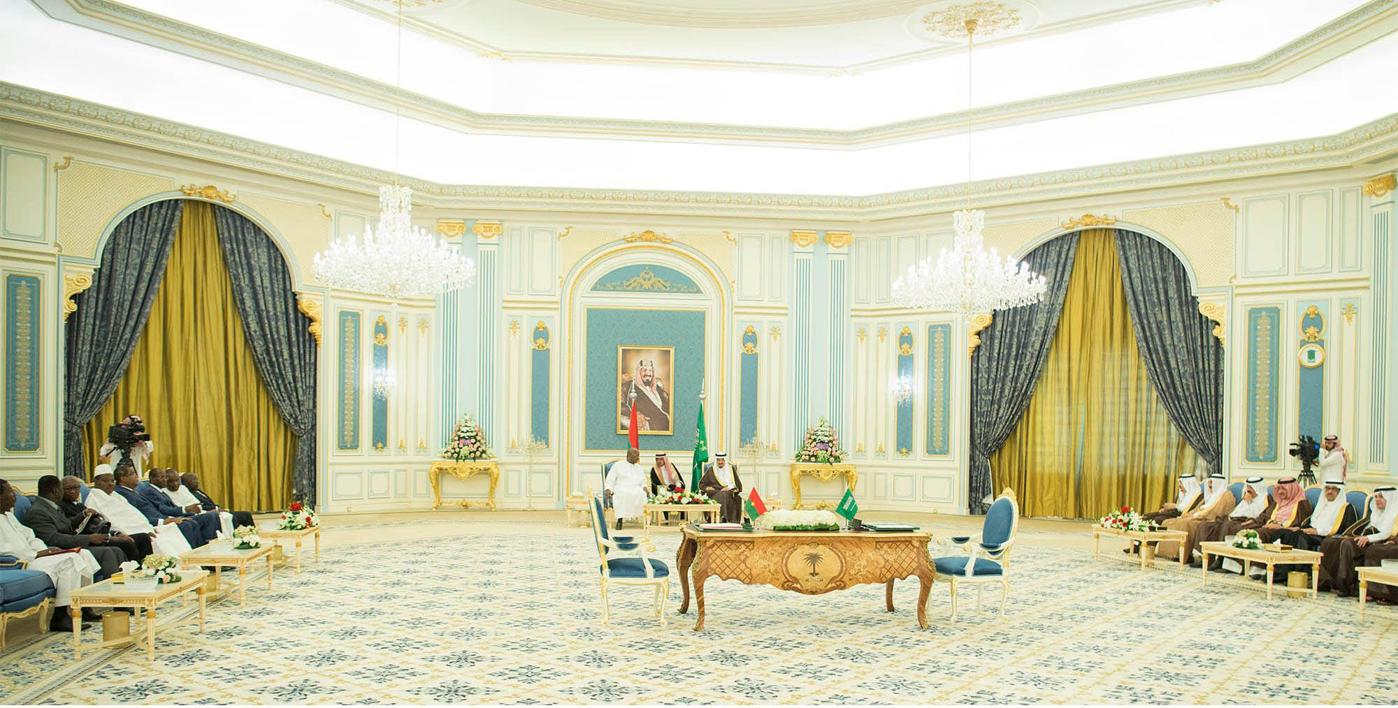 خادم الحرمين ورئيس بوركينا فاسو يشهدان توقيع اتفاقية تعاون في مجال مكافحة الجريمة