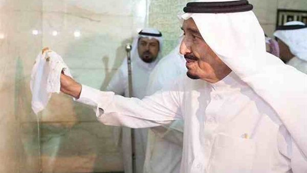 رئاسة الحرمين: مراعاة لجانب السلامة لقاصدي بيت الله فقد رؤي الاكتفاء بغسل الكعبة مرة واحدة في شهر محرم من كل عام