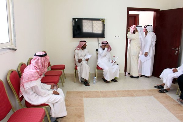 "الإسكان" تسلم أولى مشروعات "100 ألف منتج سكني"