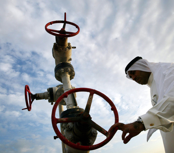 البحرين: توصل «أوبك» لاتفاق يرفع سعر النفط إلى 60 دولارا