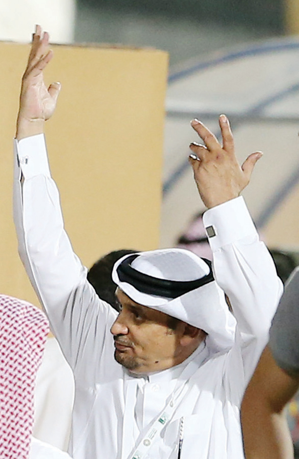 الرسيني: أفقد صوابي .. لم أذق طعم النوم